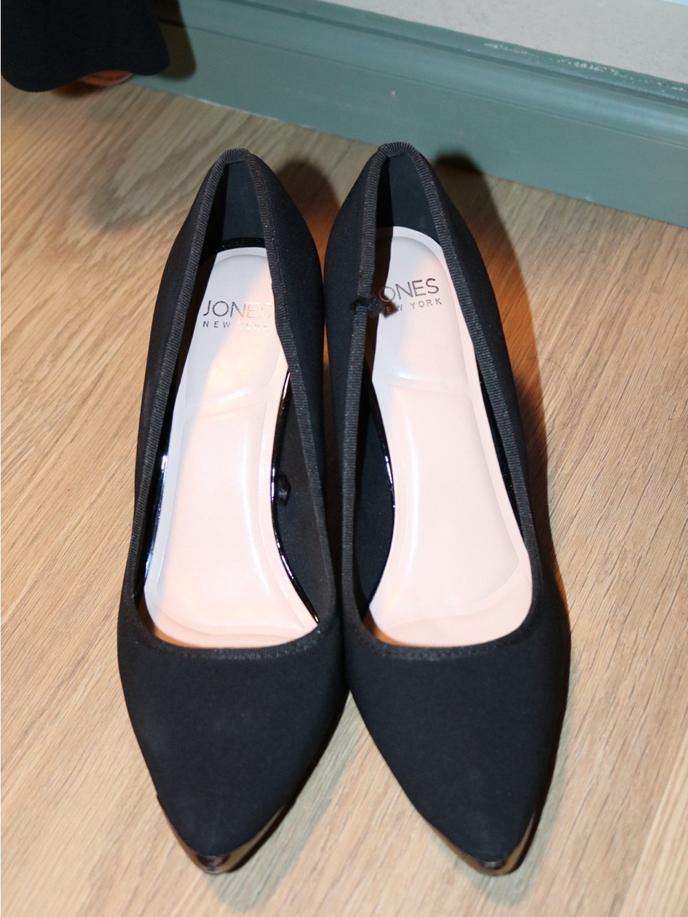 Jones New York Black Pointed-Toe Slip-On Flats
